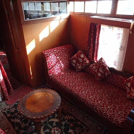 Houseboat Moon Of Kashmir Hotel Srinagar  Ruang foto