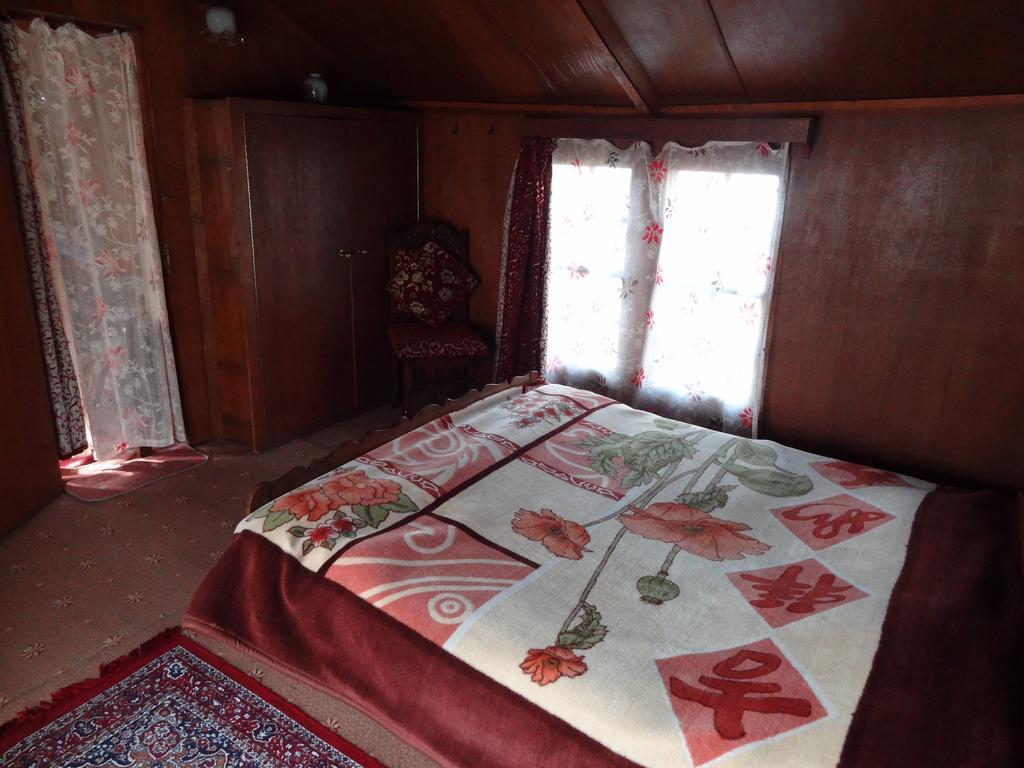 Houseboat Moon Of Kashmir Hotel Srinagar  Ruang foto