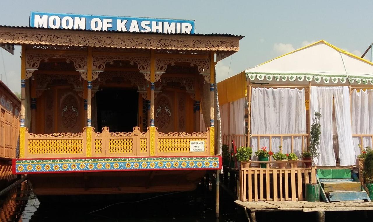 Houseboat Moon Of Kashmir Hotel Srinagar  Bagian luar foto